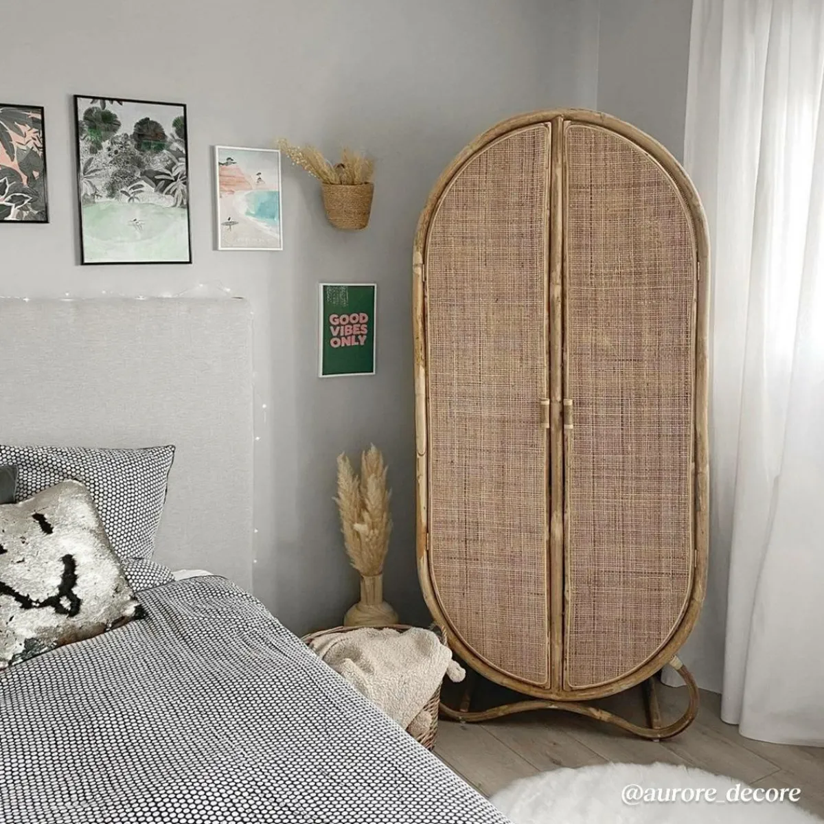 Made in Meubles Armoire arrondie en rotin 4 étagères Rim