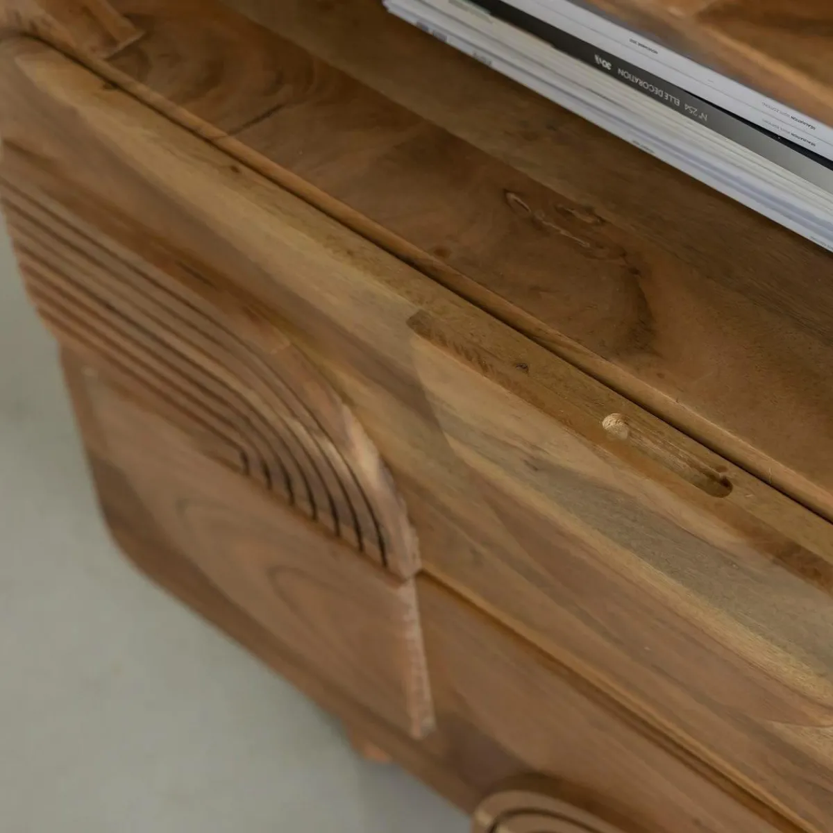 Made in Meubles Armoire en bois d'acacia Tilio