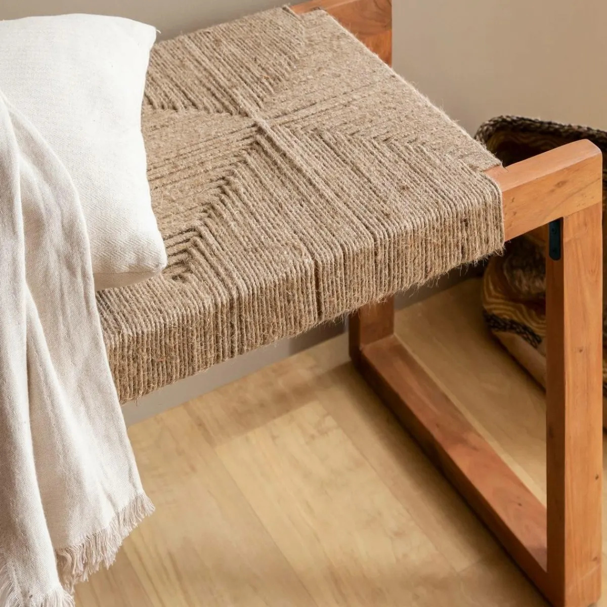 Made in Meubles Banc en bois d'acacia et laine Marietta