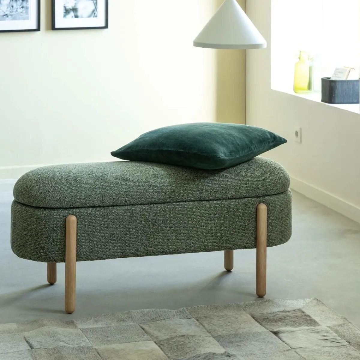 Made in Meubles Banc en bois de pin et tissu bouclette vert Nério