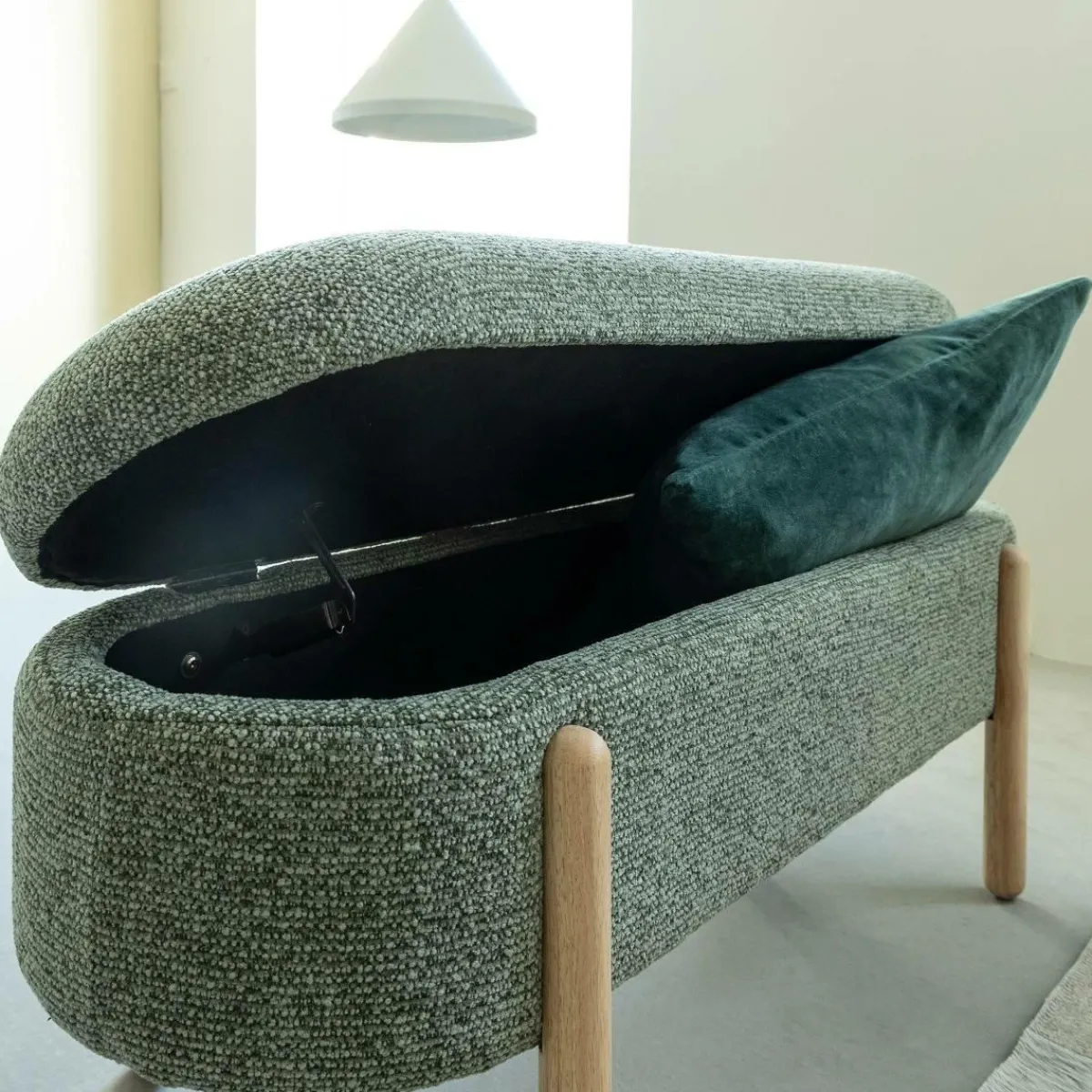 Made in Meubles Banc en bois de pin et tissu bouclette vert Nério