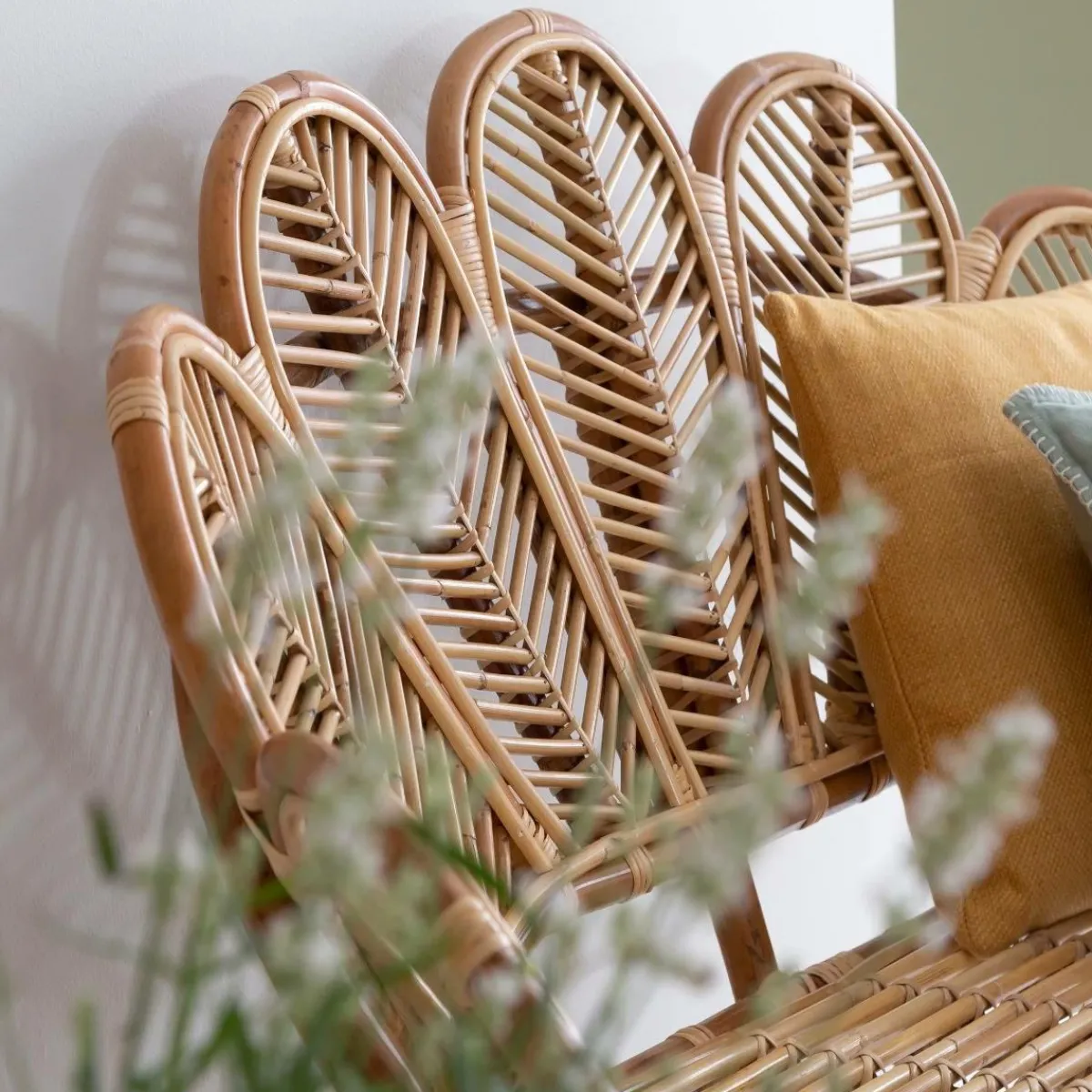 Made in Meubles Banquette fleur de jardin en rotin Rattan