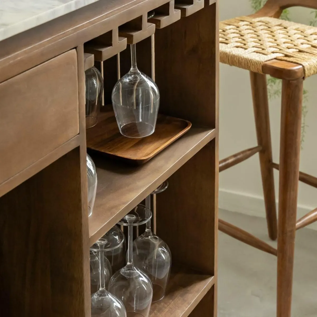 Made in Meubles Bar en bois de manguier et marbre blanc Sienne