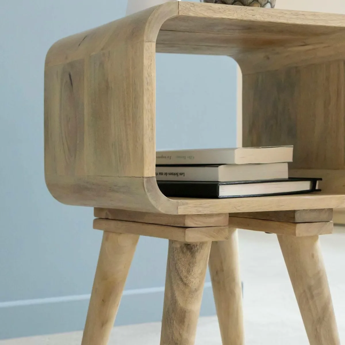 Made in Meubles Bout de canapé avec niche en bois de manguier Maëva