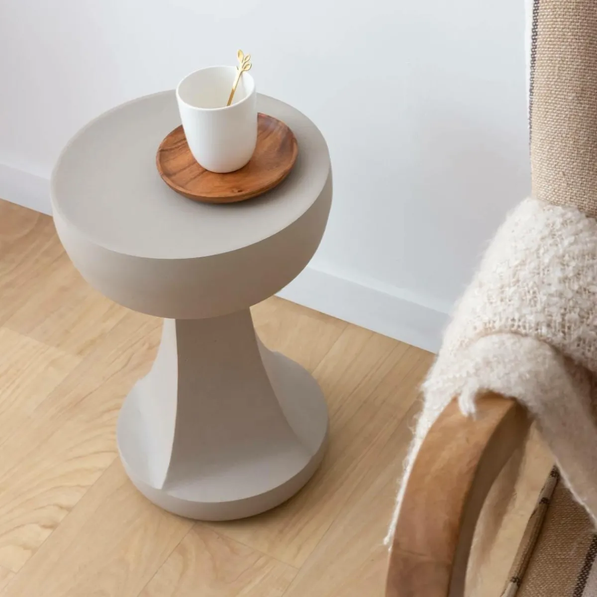Made in Meubles Bout de canapé beige Marguerite