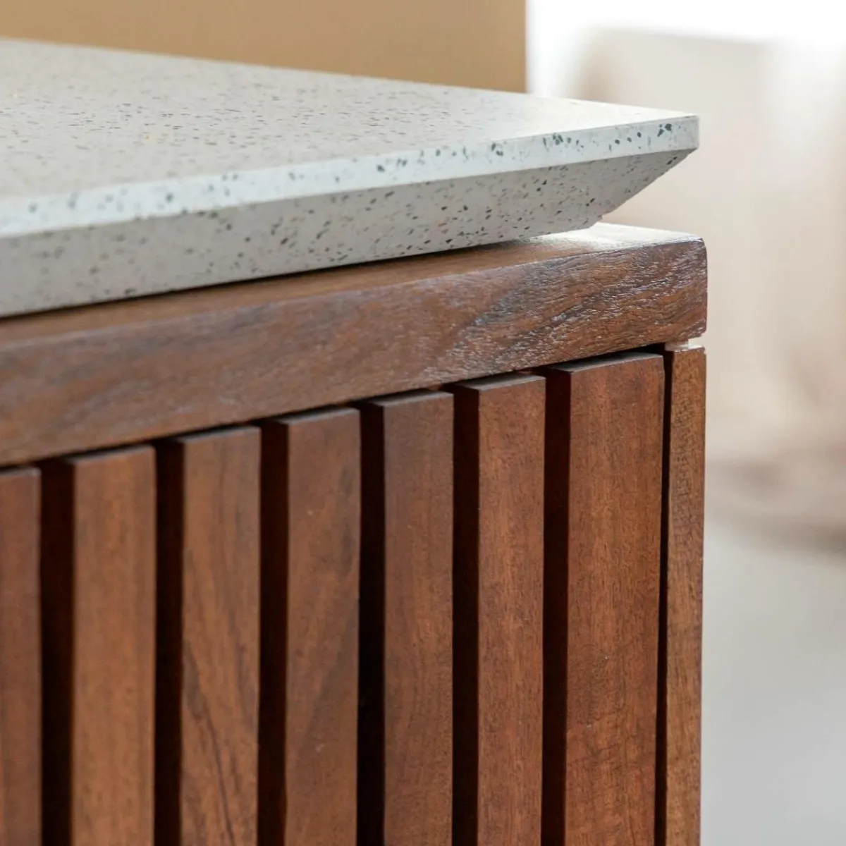 Made in Meubles Buffet 2 portes en bois d'acacia et terrazzo Kaelis