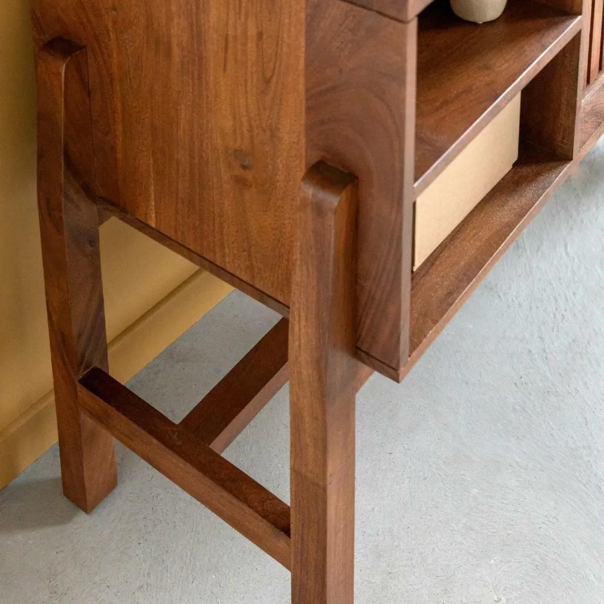 Made in Meubles Buffet 2 portes en bois d'acacia et terrazzo Kaelis