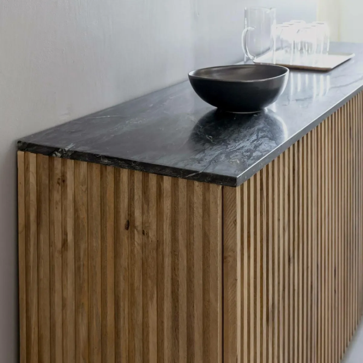 Made in Meubles Buffet 4 portes en bois de manguier et marbre Betty