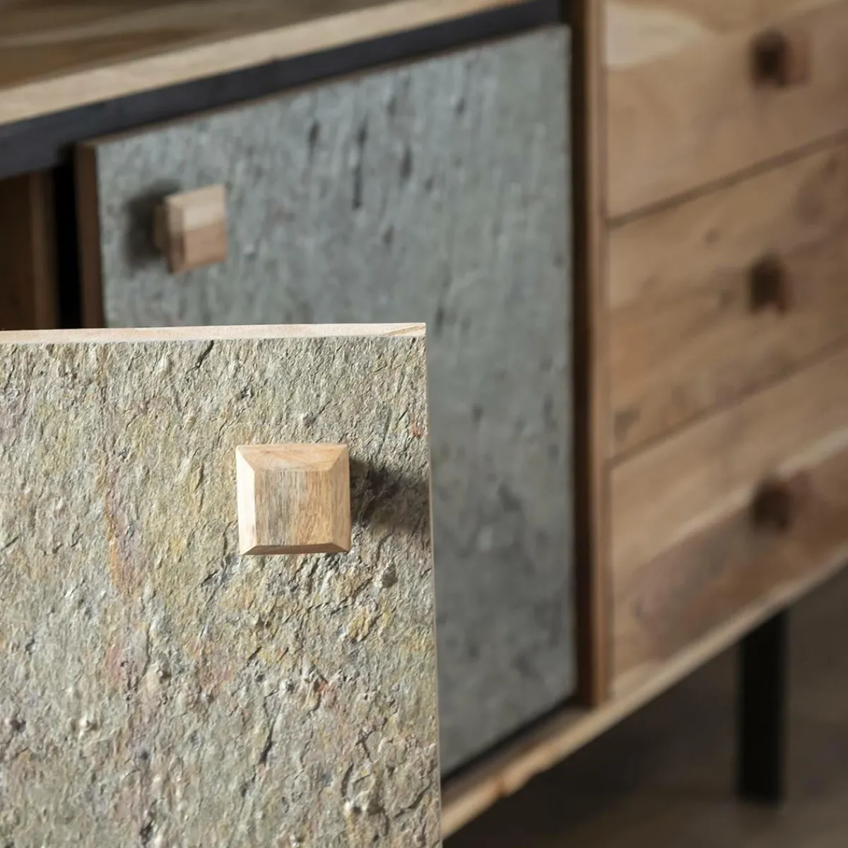 Made in Meubles Buffet en bois d'acacia et pierre Côme