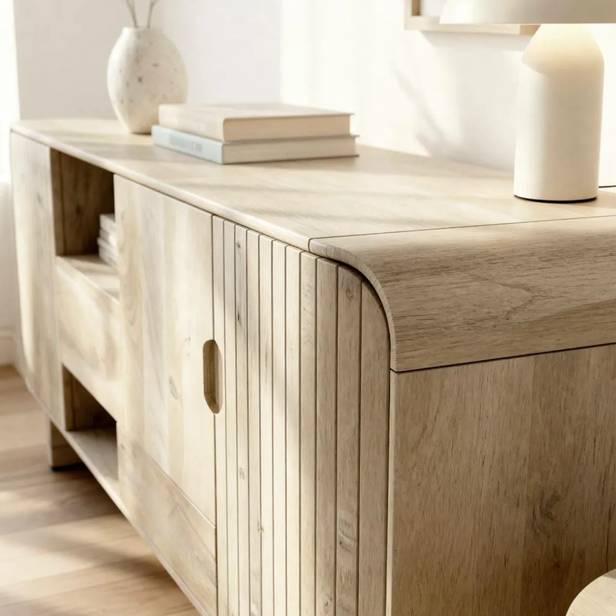 Made in Meubles Buffet en bois de manguier clair Yoni