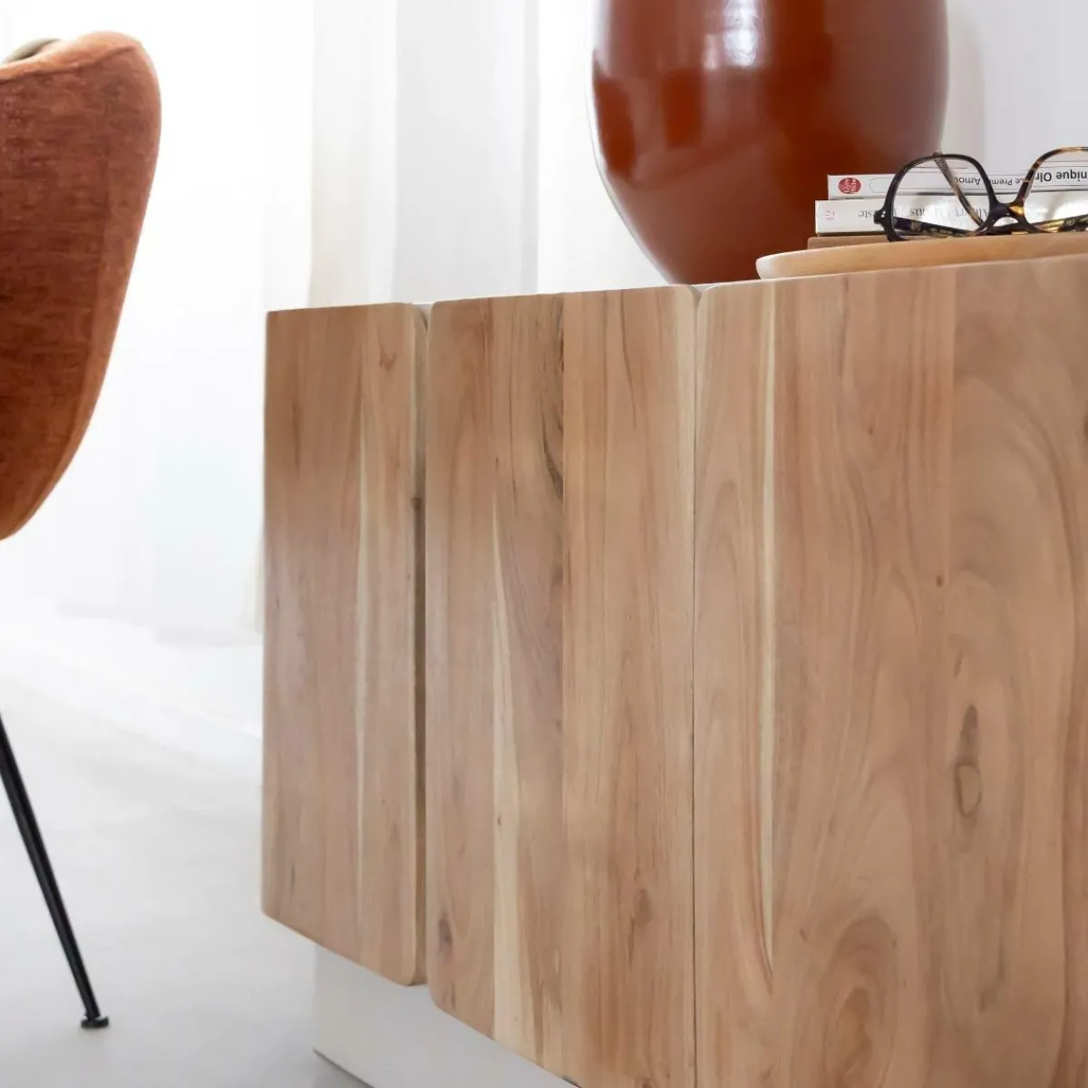 Made in Meubles Buffet en bois de manguier blanchi et portes en acacia Mary