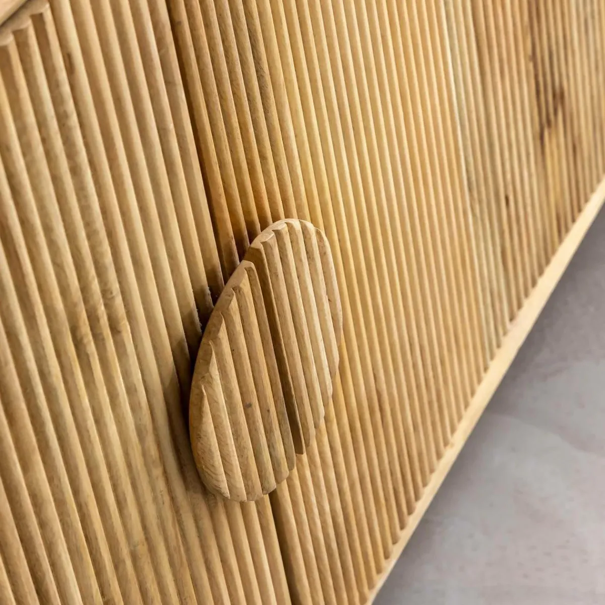 Made in Meubles Buffet en bois de manguier Ewan
