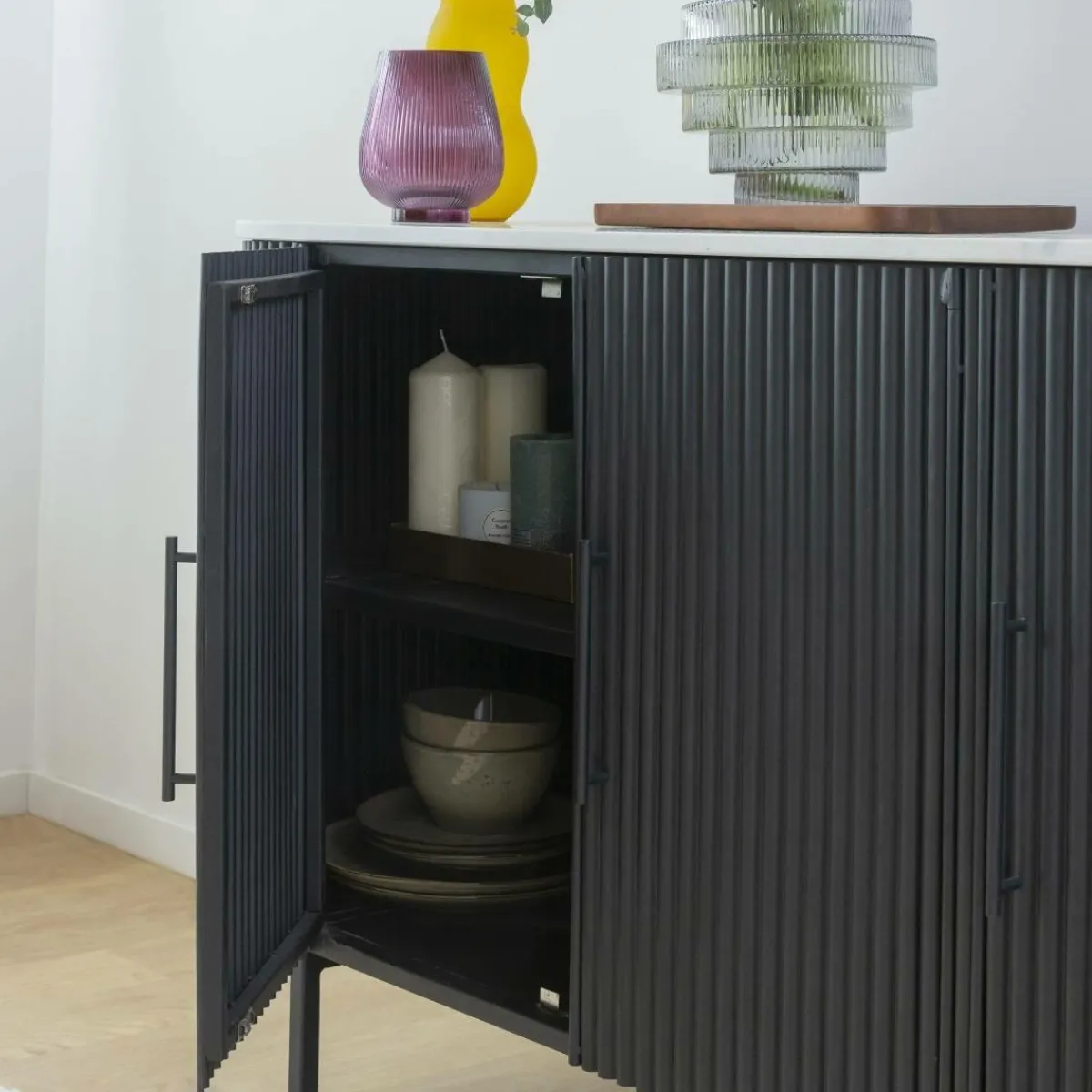 Made in Meubles Buffet en métal et marbre blanc Mona