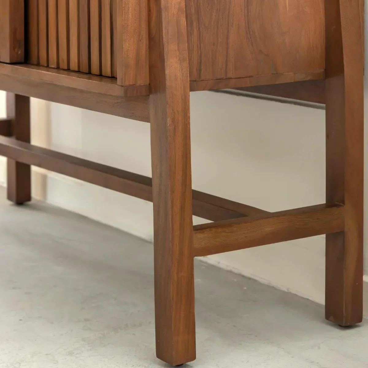 Made in Meubles Buffet haut en bois d'acacia et terrazzo Kaelis