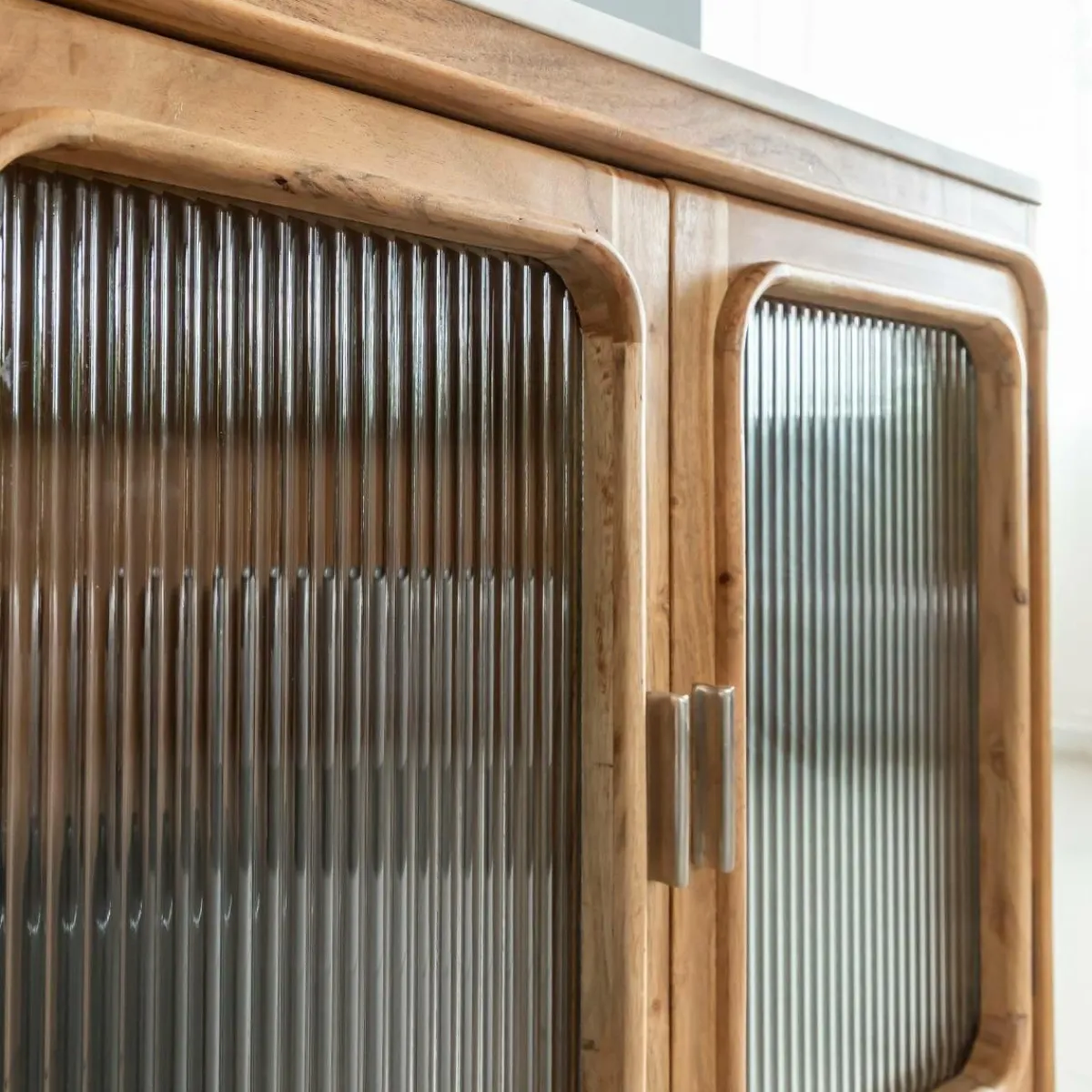 Made in Meubles Buffet vitré en bois d'acacia et marbre Emyr