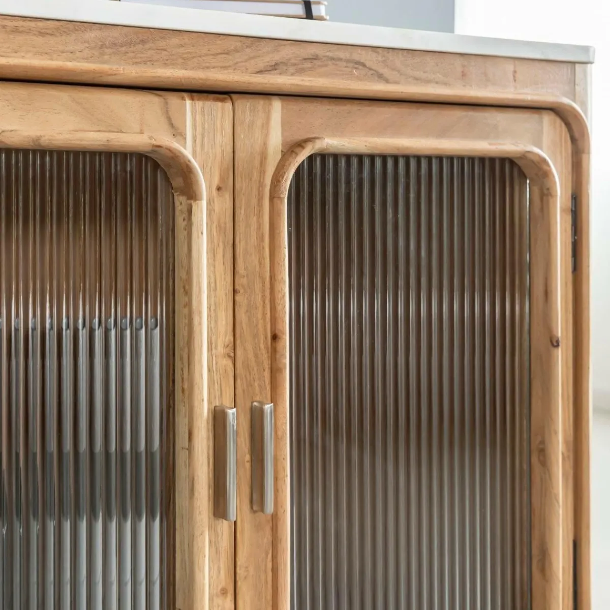 Made in Meubles Buffet vitré en bois d'acacia et marbre Emyr