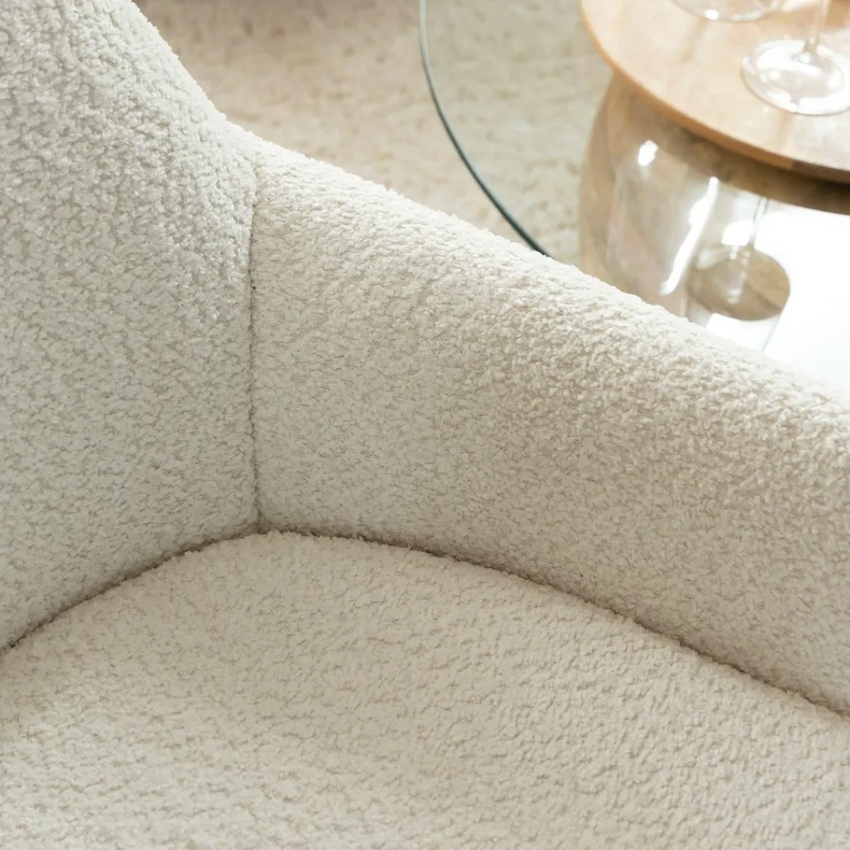Made in Meubles Canapé blanc confort en tissu bouclette 2 places Amandine