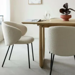 Made in Meubles Chaise avec accoudoirs ronds en tissu bouclette écru clair et pieds en métal Cléa (lot de 2)