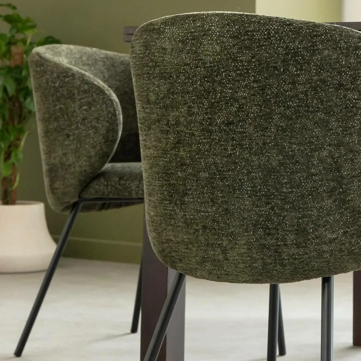Made in Meubles Chaise avec accoudoirs ronds en tissu vert et pieds en métal Cléa (lot de 2)