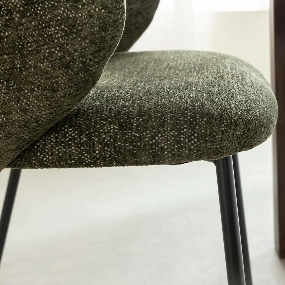 Made in Meubles Chaise avec accoudoirs ronds en tissu vert et pieds en métal Cléa (lot de 2)