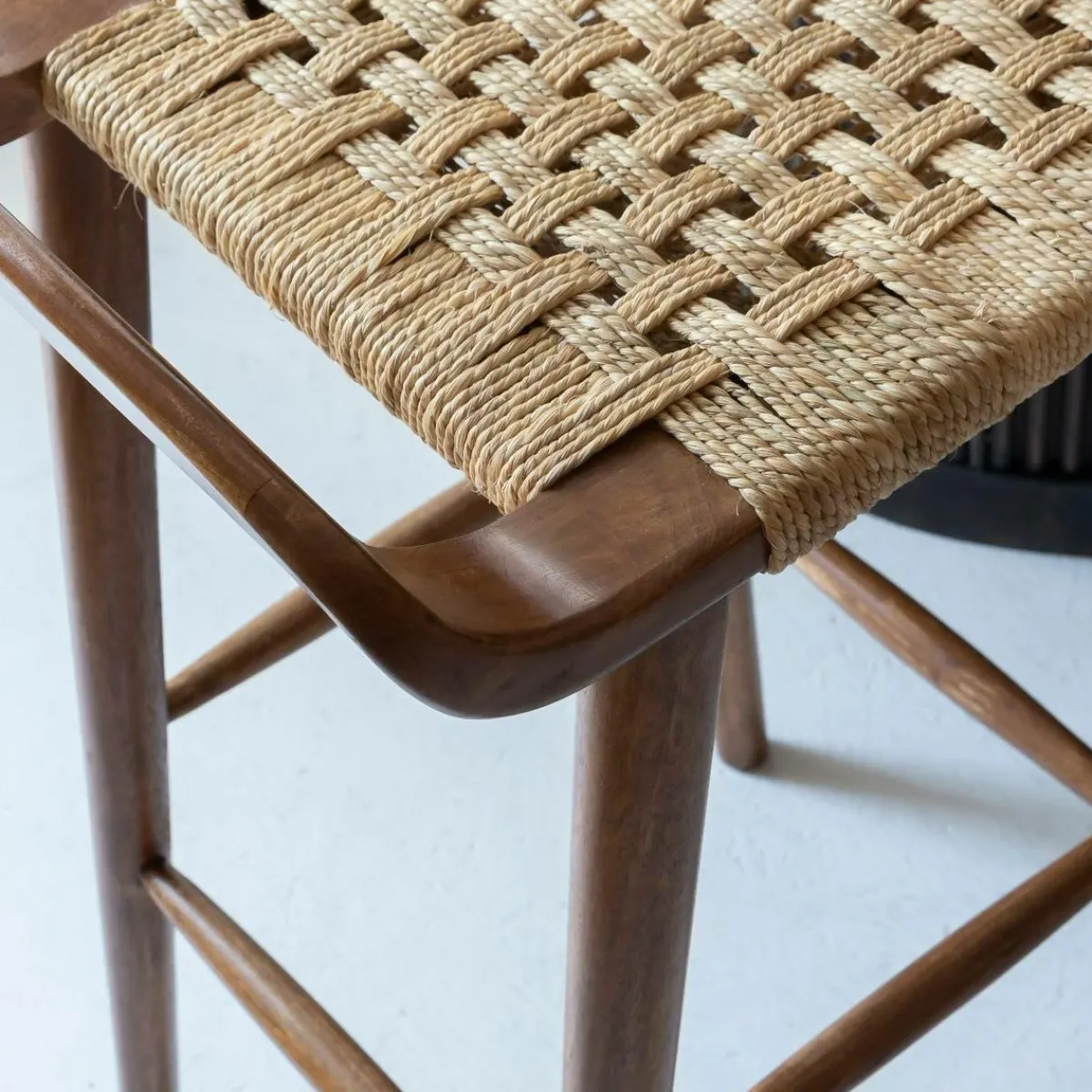 Made in Meubles Chaise de bar en bois de manguier Suzanna