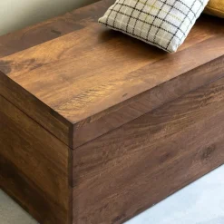 Made in Meubles Coffre banc en bois de manguier foncé Babeth