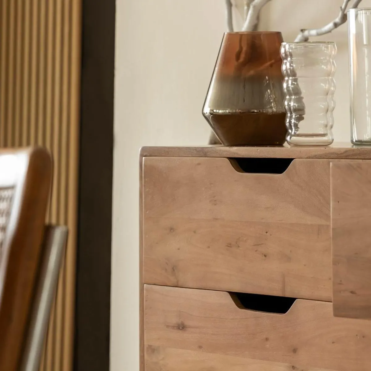 Made in Meubles Commode en bois d'acacia massif Iwa