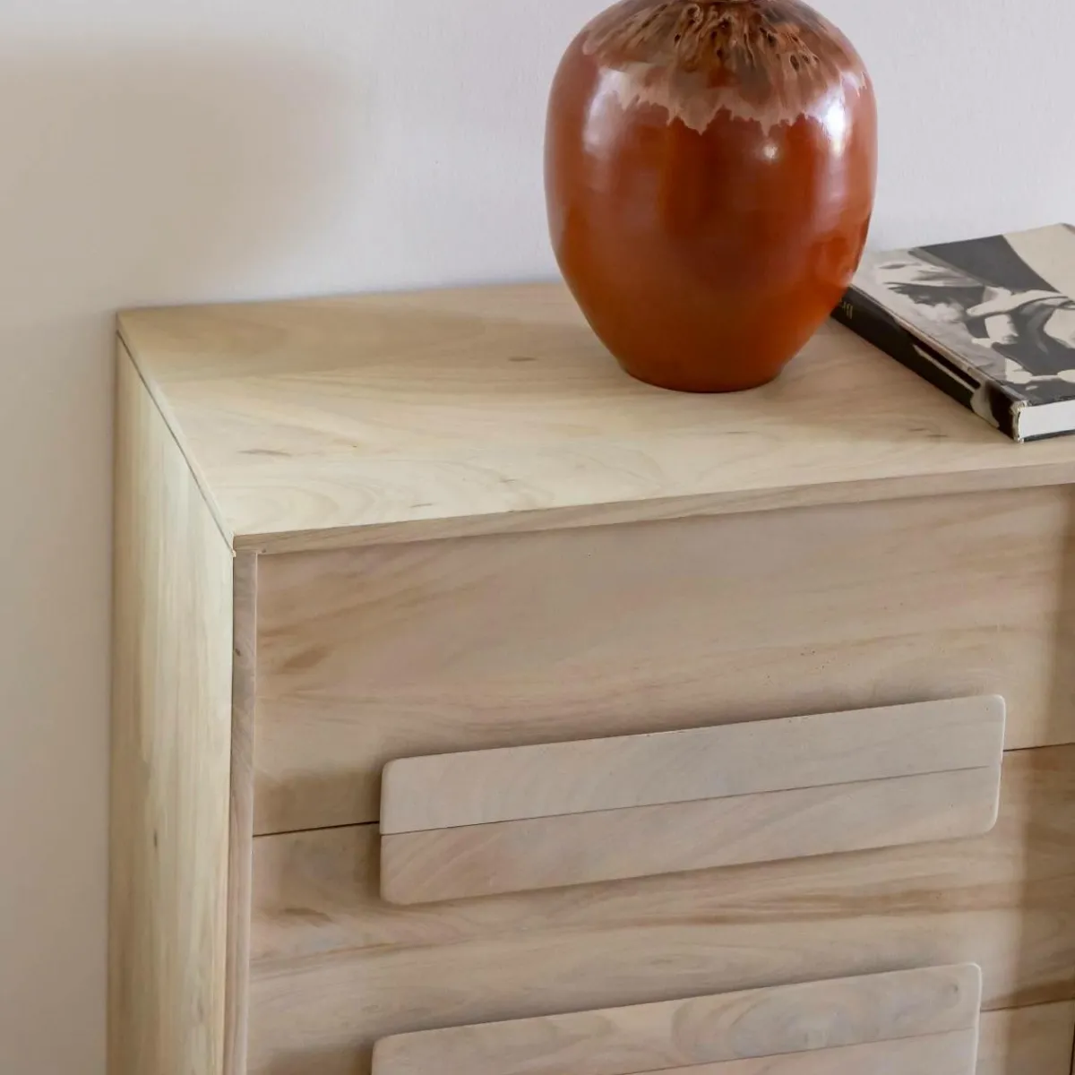 Made in Meubles Commode en bois de manguier Lioris