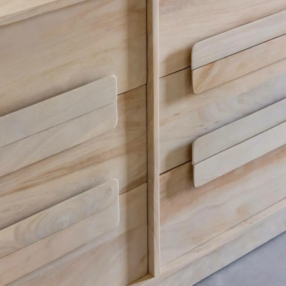 Made in Meubles Commode en bois de manguier Lioris