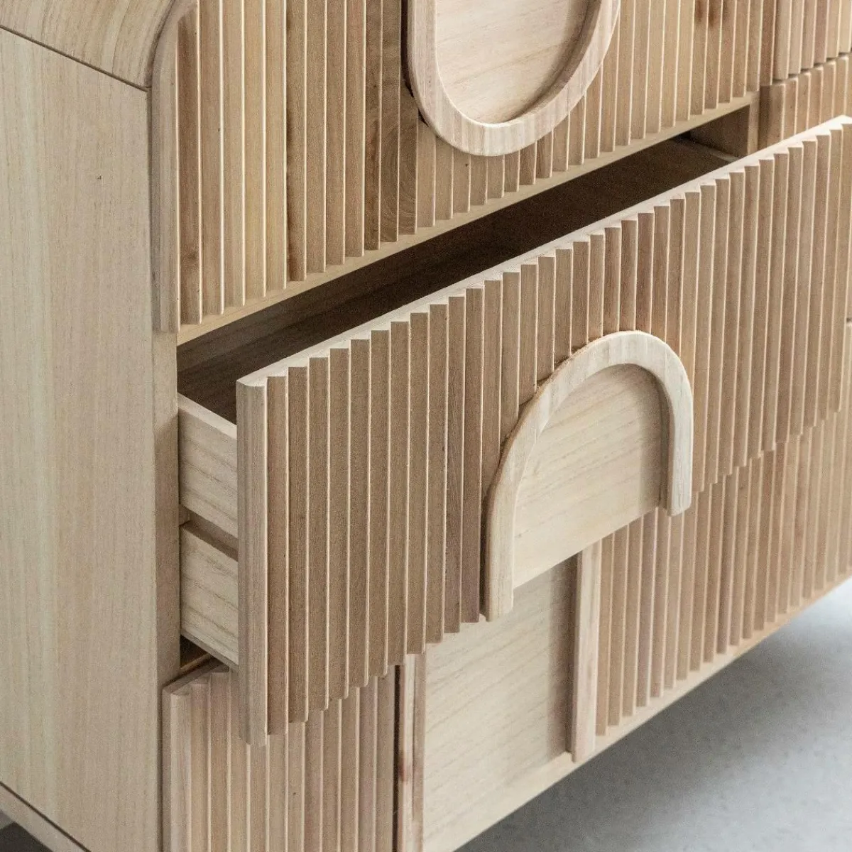 Made in Meubles Commode en bois de paulownia Nilo