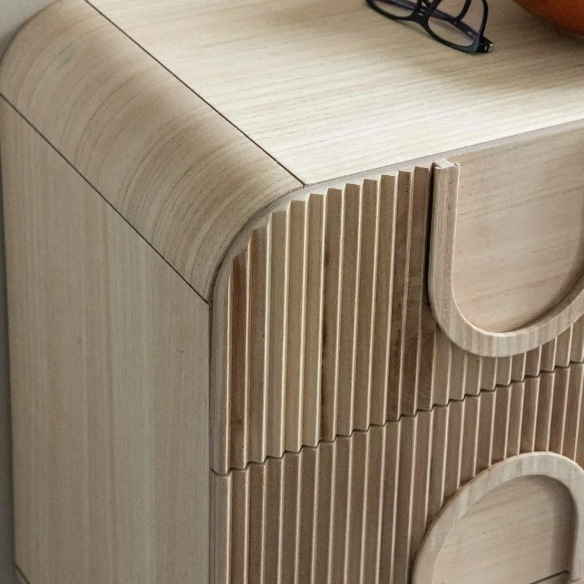 Made in Meubles Commode en bois de paulownia Nilo