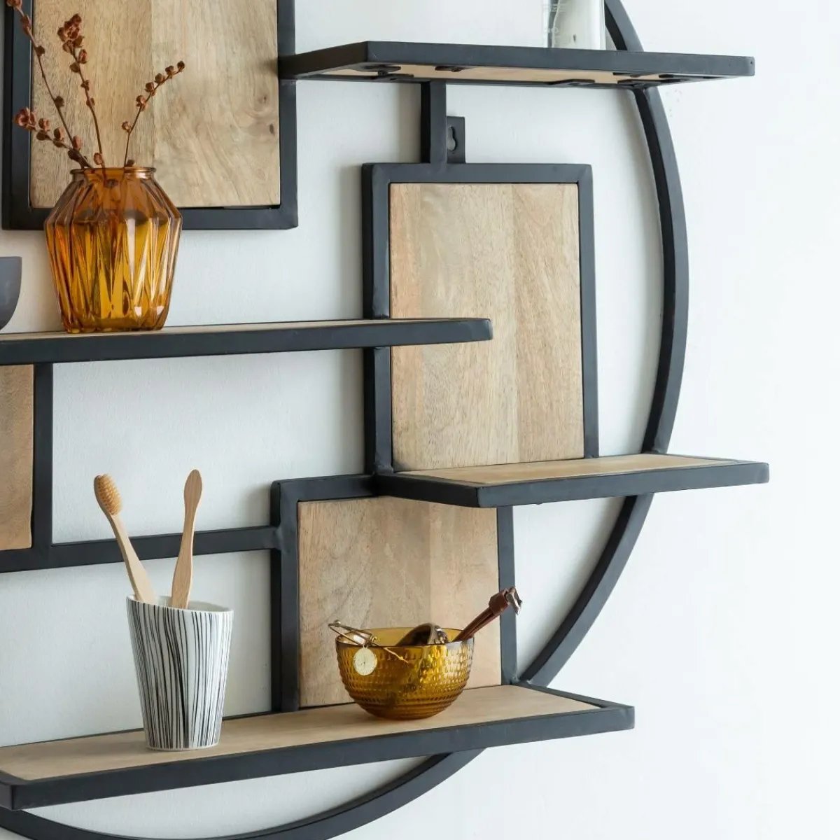 Made in Meubles Etagère ronde en bois de manguier et métal Noam