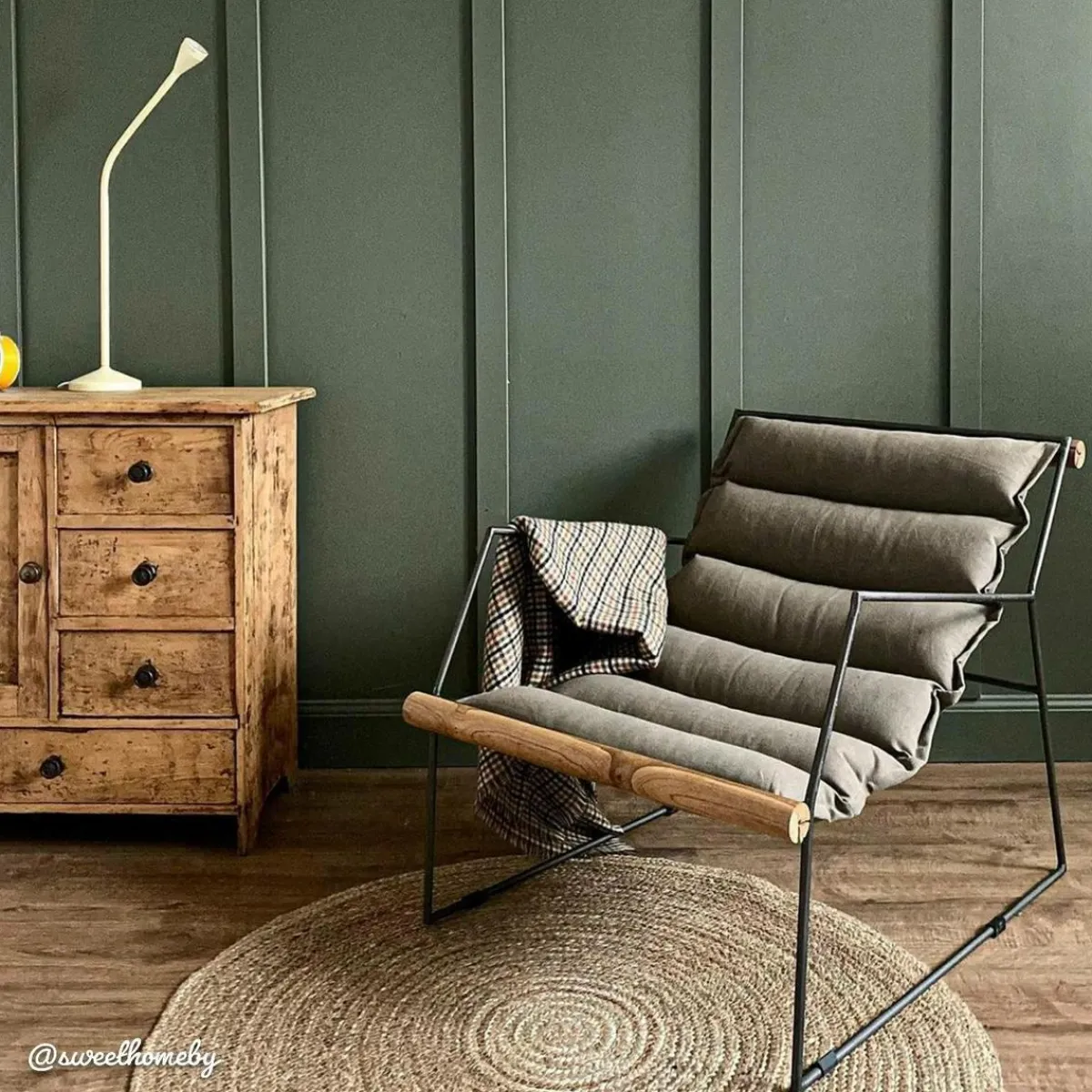 Made in Meubles Fauteuil assise suspendue kaki Rosalie