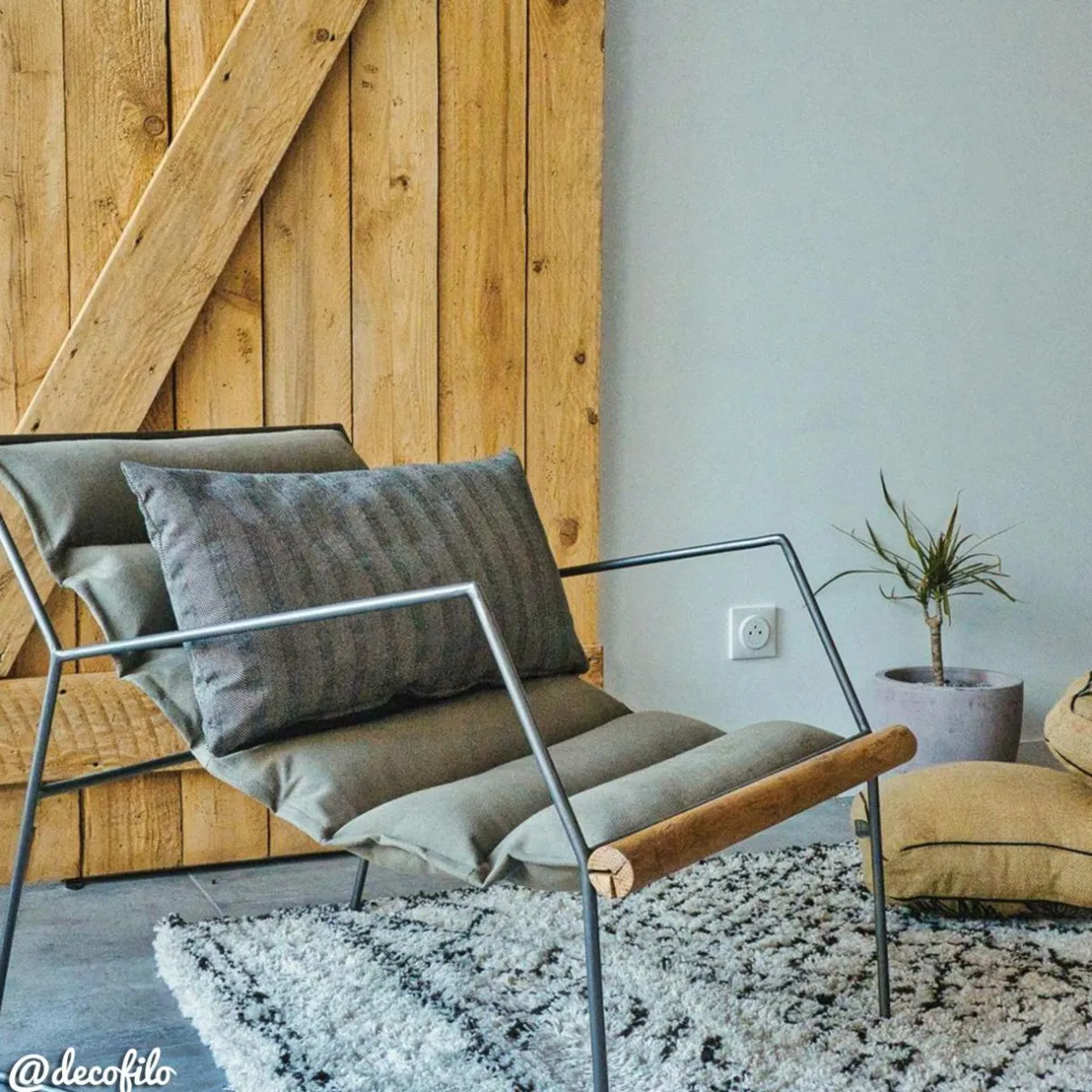 Made in Meubles Fauteuil assise suspendue kaki Rosalie