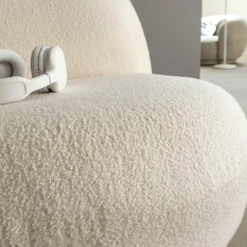 Made in Meubles Fauteuil confort en tissu bouclette blanc Johanna