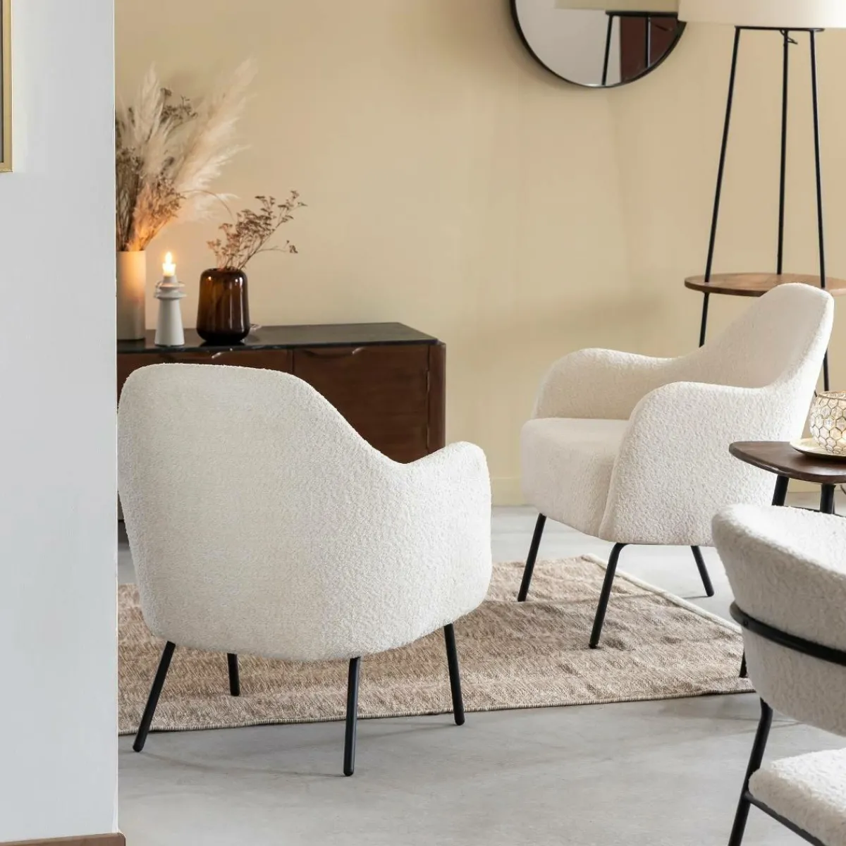 Made in Meubles Fauteuil confort en tissu bouclette blanc Amandine