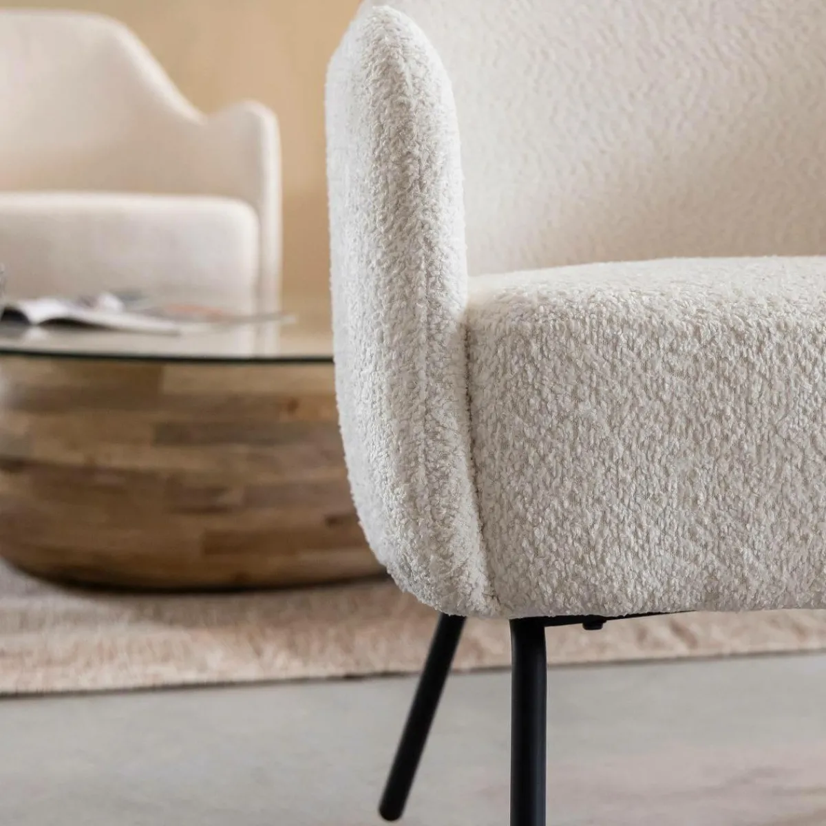 Made in Meubles Fauteuil confort en tissu bouclette blanc Amandine