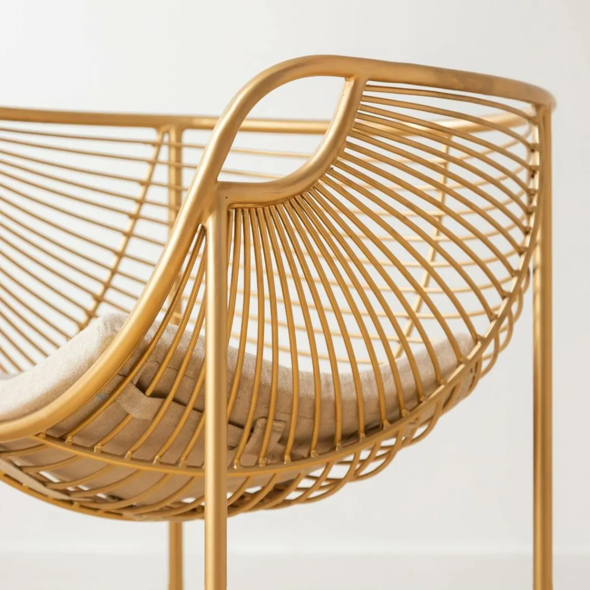 Made in Meubles Fauteuil design en métal doré Augustus