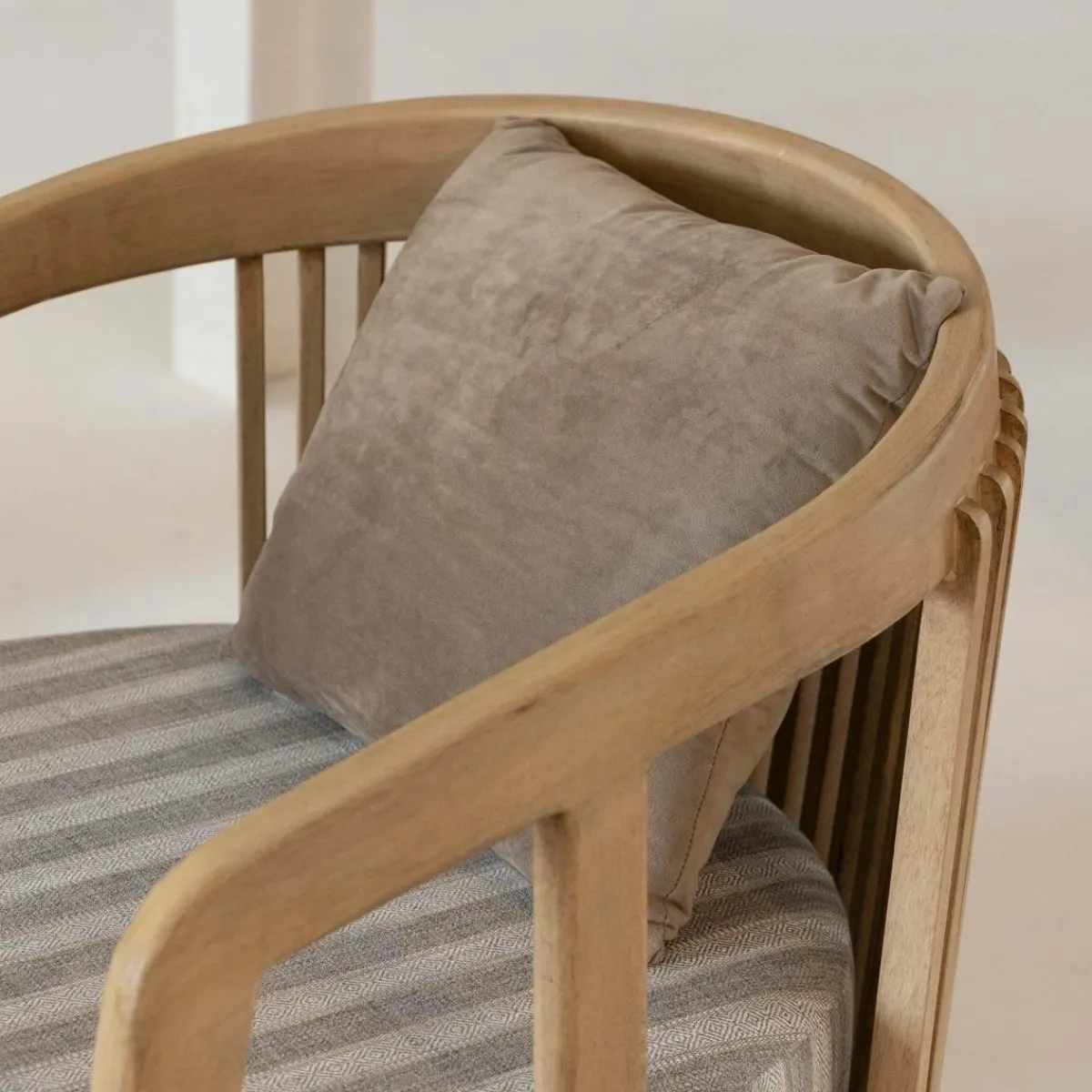 Made in Meubles Fauteuil en bois de manguier Térence