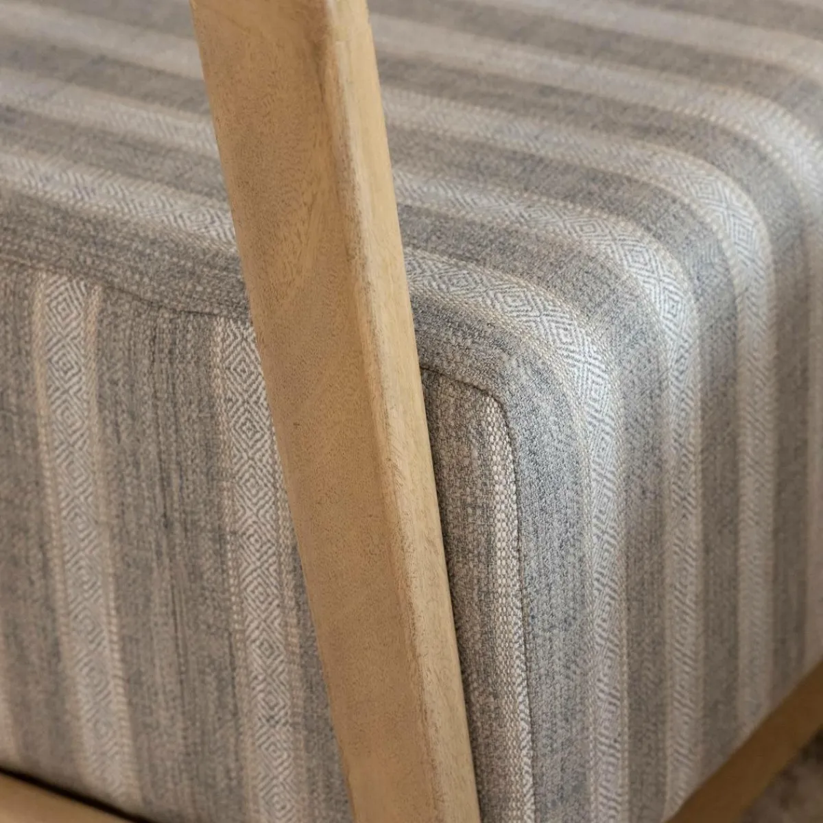 Made in Meubles Fauteuil en bois de manguier Térence