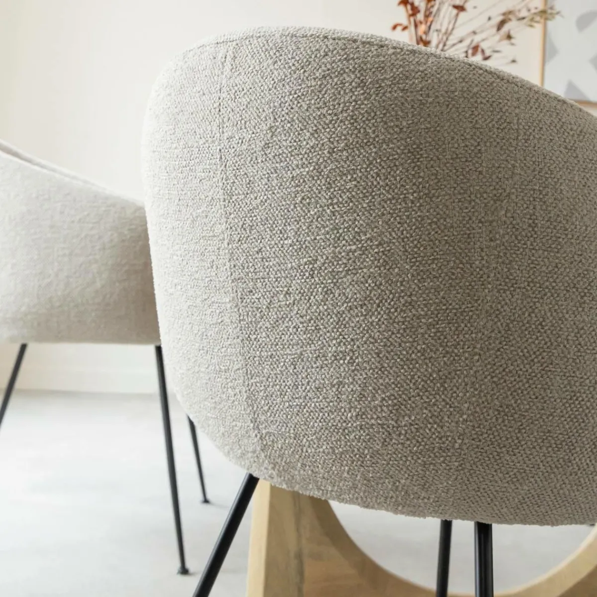 Made in Meubles Fauteuil en tissu écru et pieds en métal Sandy