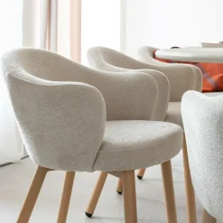 Made in Meubles Fauteuil en tissu écru et pieds en métal effet bois Mayi