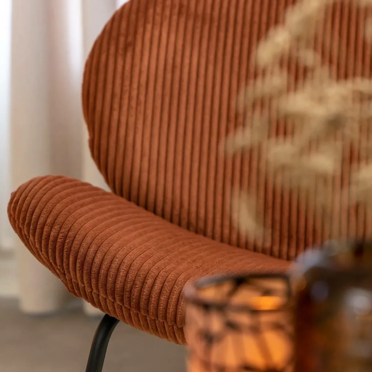 Made in Meubles Fauteuil en velours terracotta Dorian