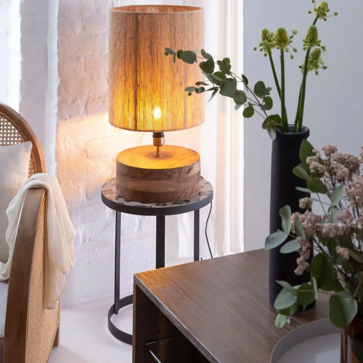 Made in Meubles Lampe à poser ronde en bois de manguier Albane