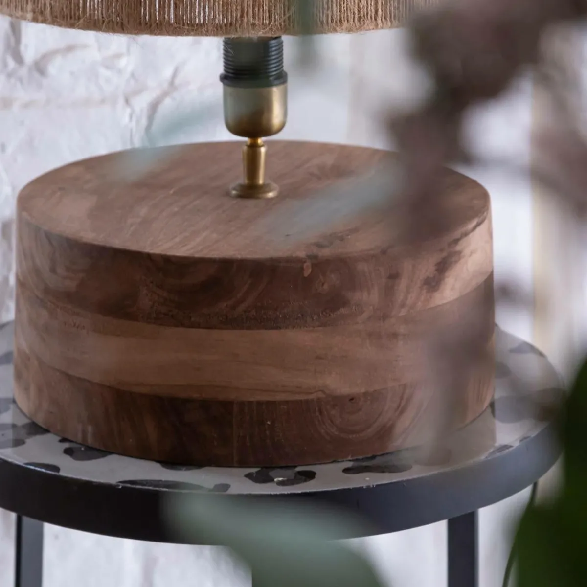 Made in Meubles Lampe à poser ronde en bois de manguier Albane