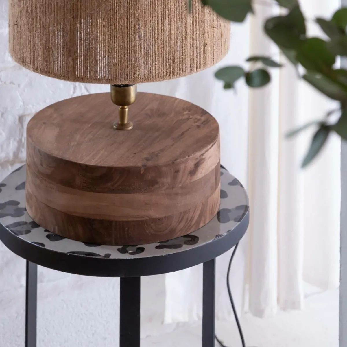 Made in Meubles Lampe à poser ronde en bois de manguier Albane