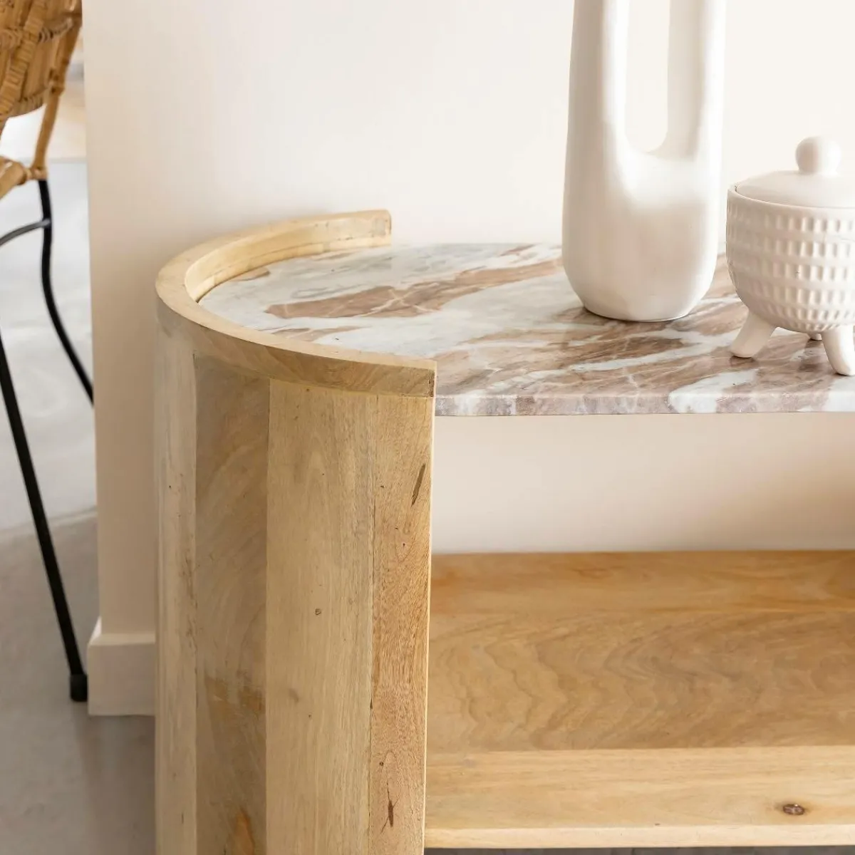 Made in Meubles Meuble TV ovale en bois de manguier et marbre Isabella