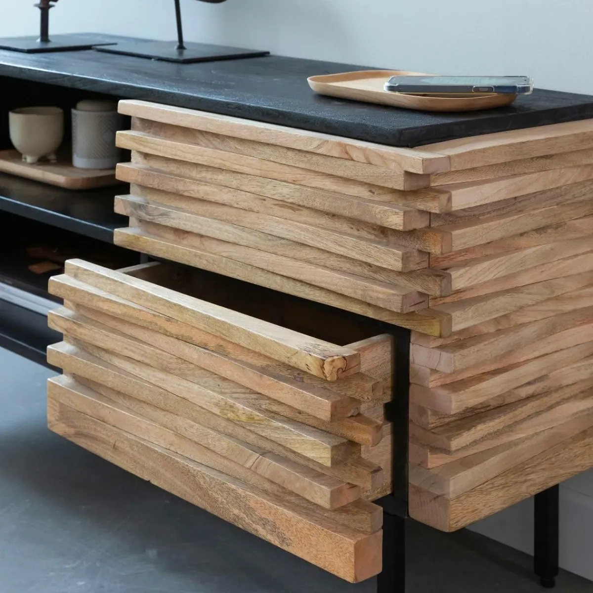 Made in Meubles Petit meuble tv en bois de manguier Tino