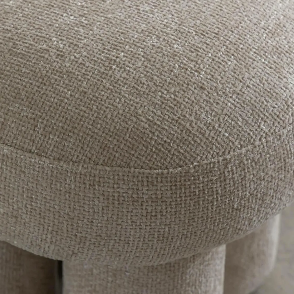 Made in Meubles Petit tabouret en tissu écru Toby