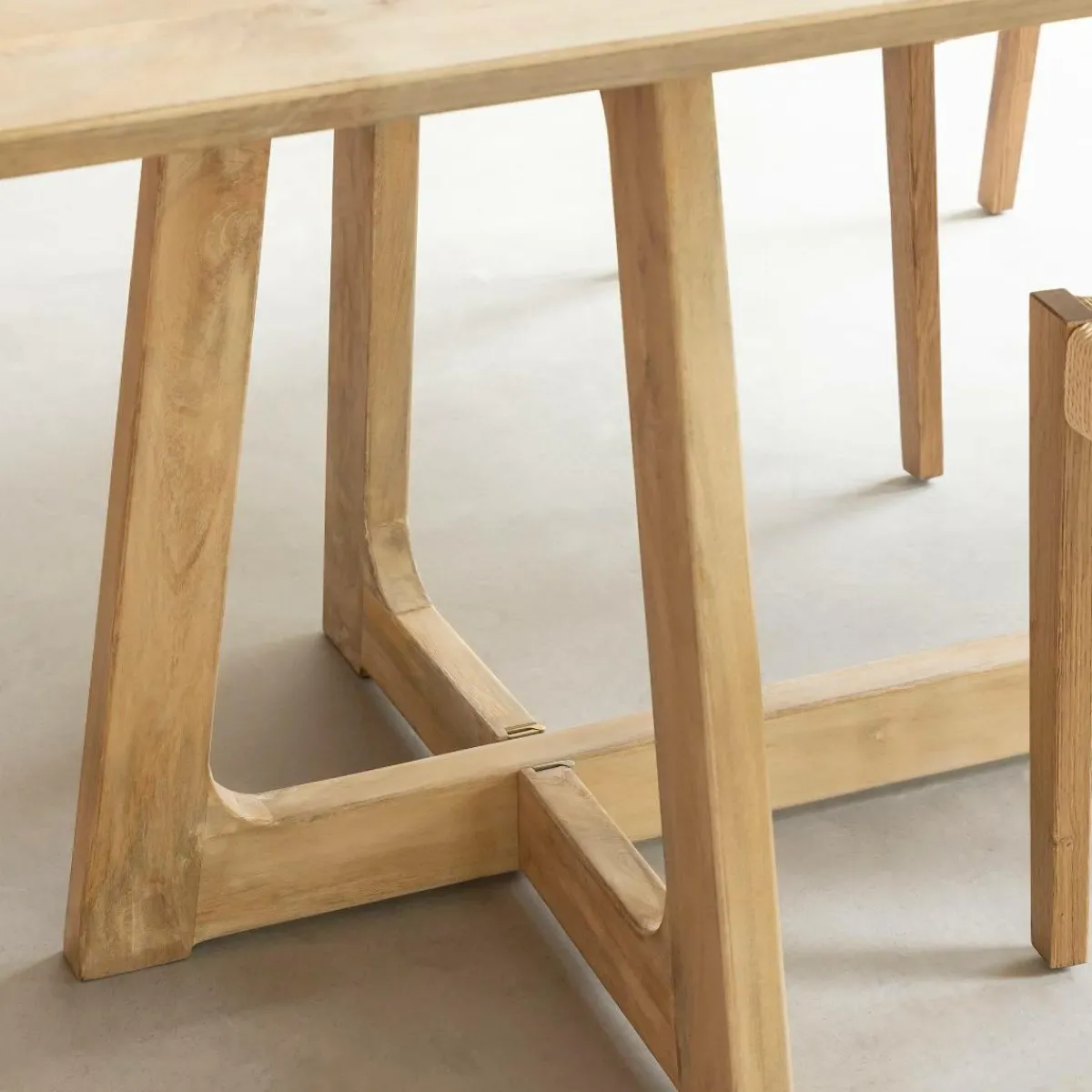 Made in Meubles Table à manger en bois de manguier Anastasia